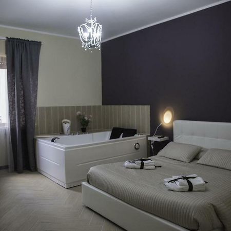 Il Centro Short Lets Hotel Valguarnera Caropepe Екстериор снимка