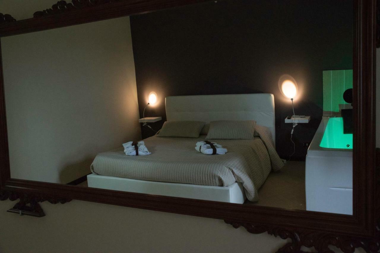 Il Centro Short Lets Hotel Valguarnera Caropepe Екстериор снимка