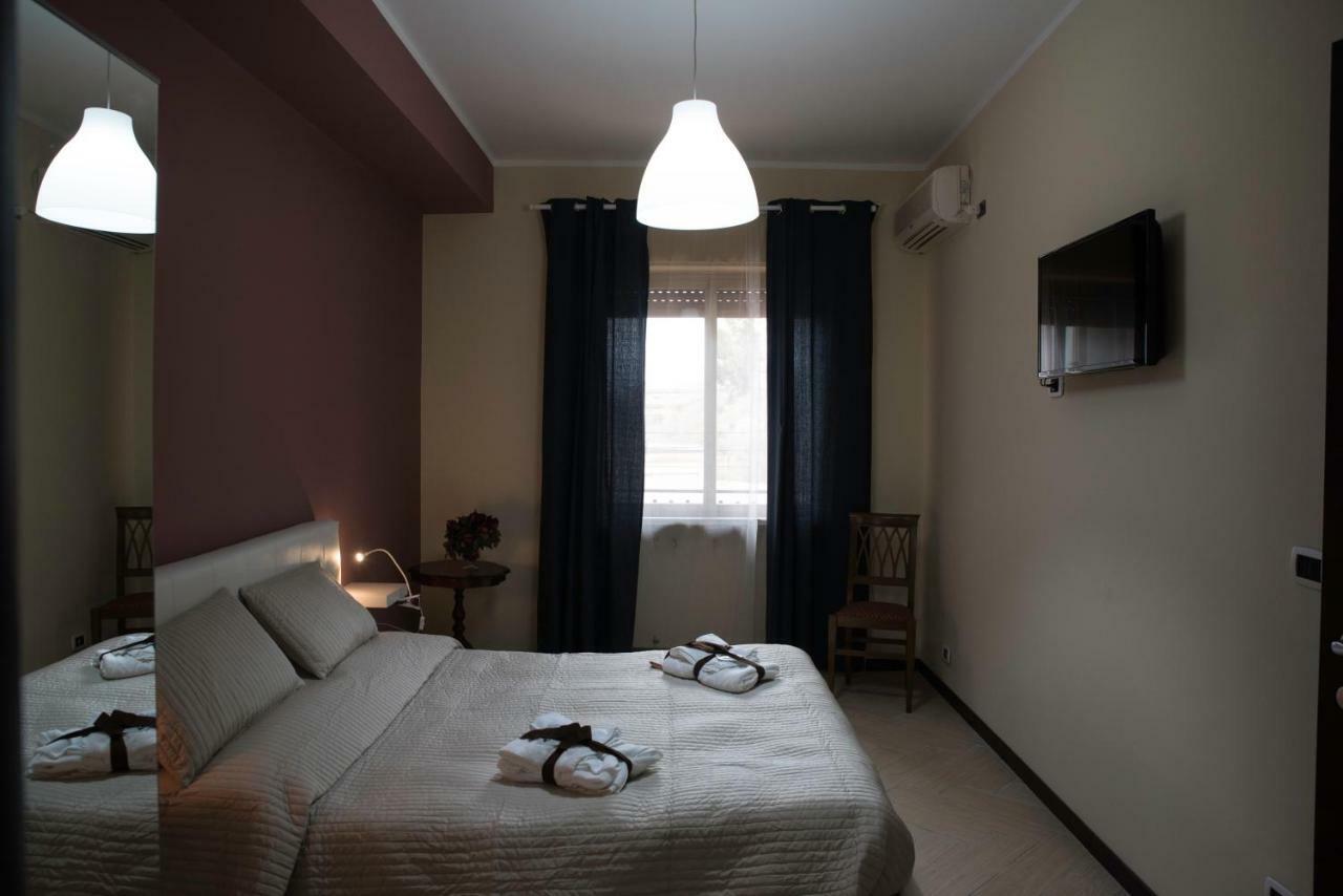 Il Centro Short Lets Hotel Valguarnera Caropepe Екстериор снимка