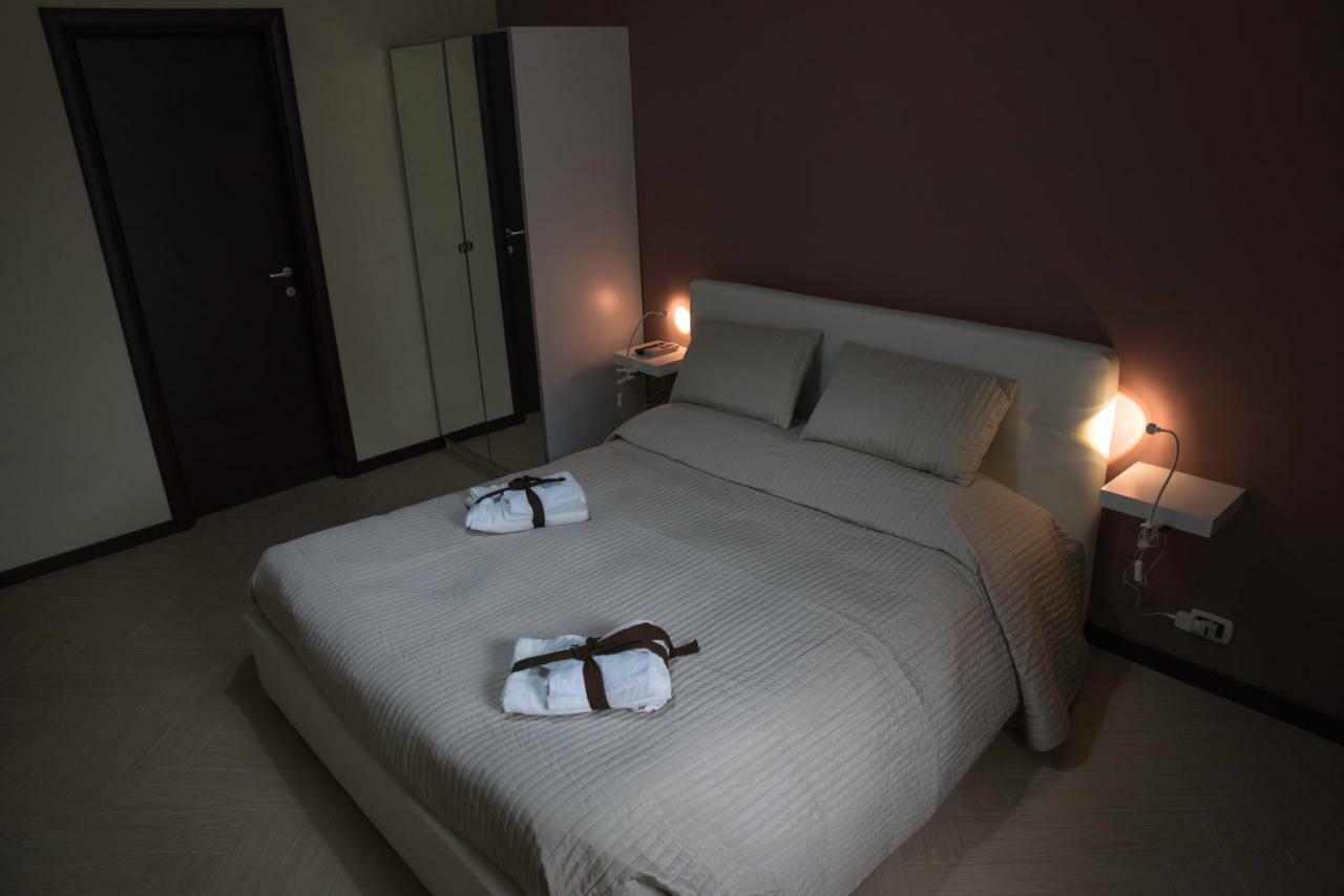 Il Centro Short Lets Hotel Valguarnera Caropepe Екстериор снимка