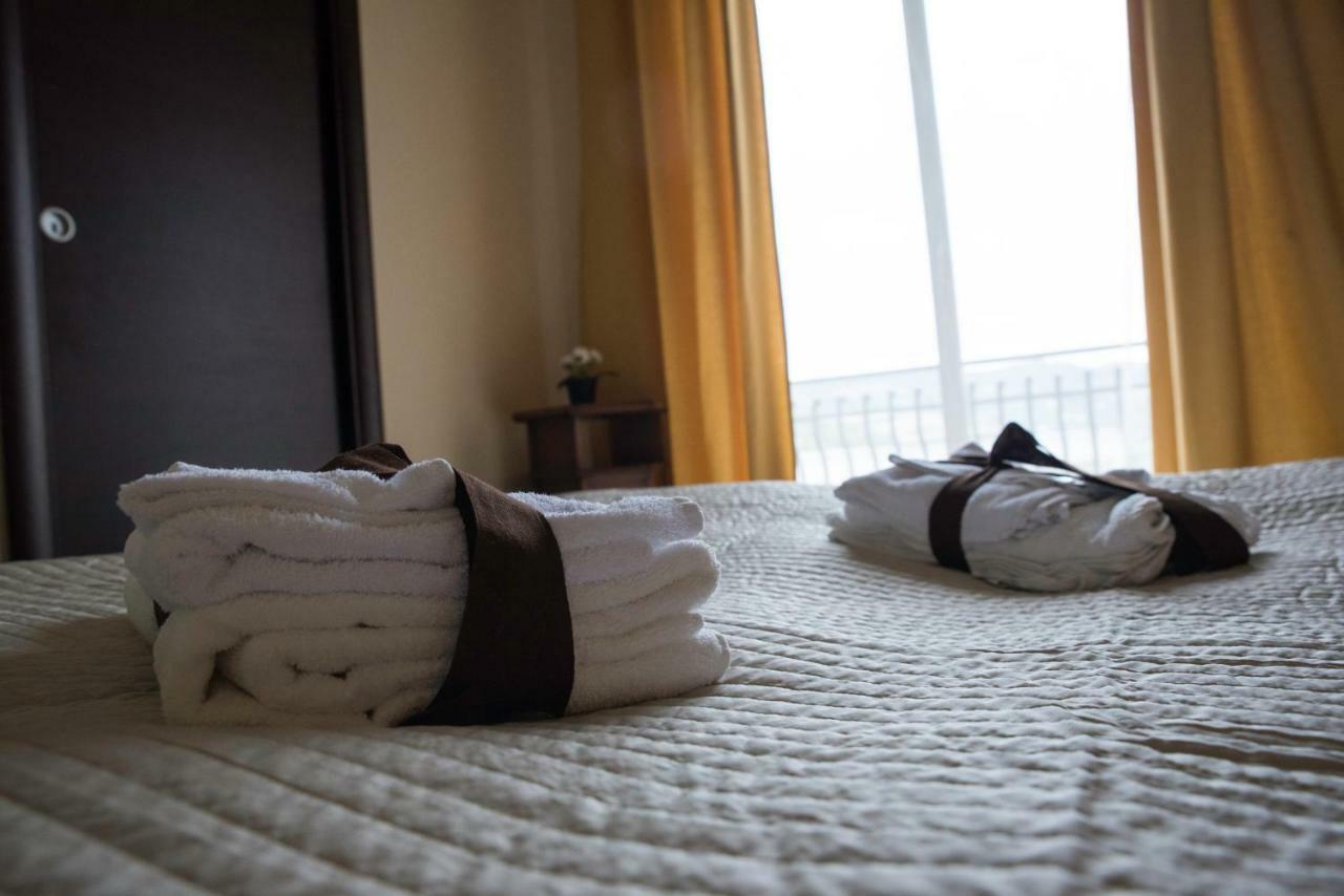 Il Centro Short Lets Hotel Valguarnera Caropepe Екстериор снимка