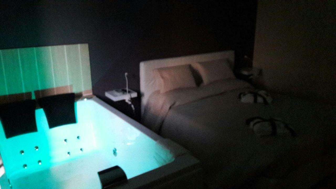 Il Centro Short Lets Hotel Valguarnera Caropepe Екстериор снимка