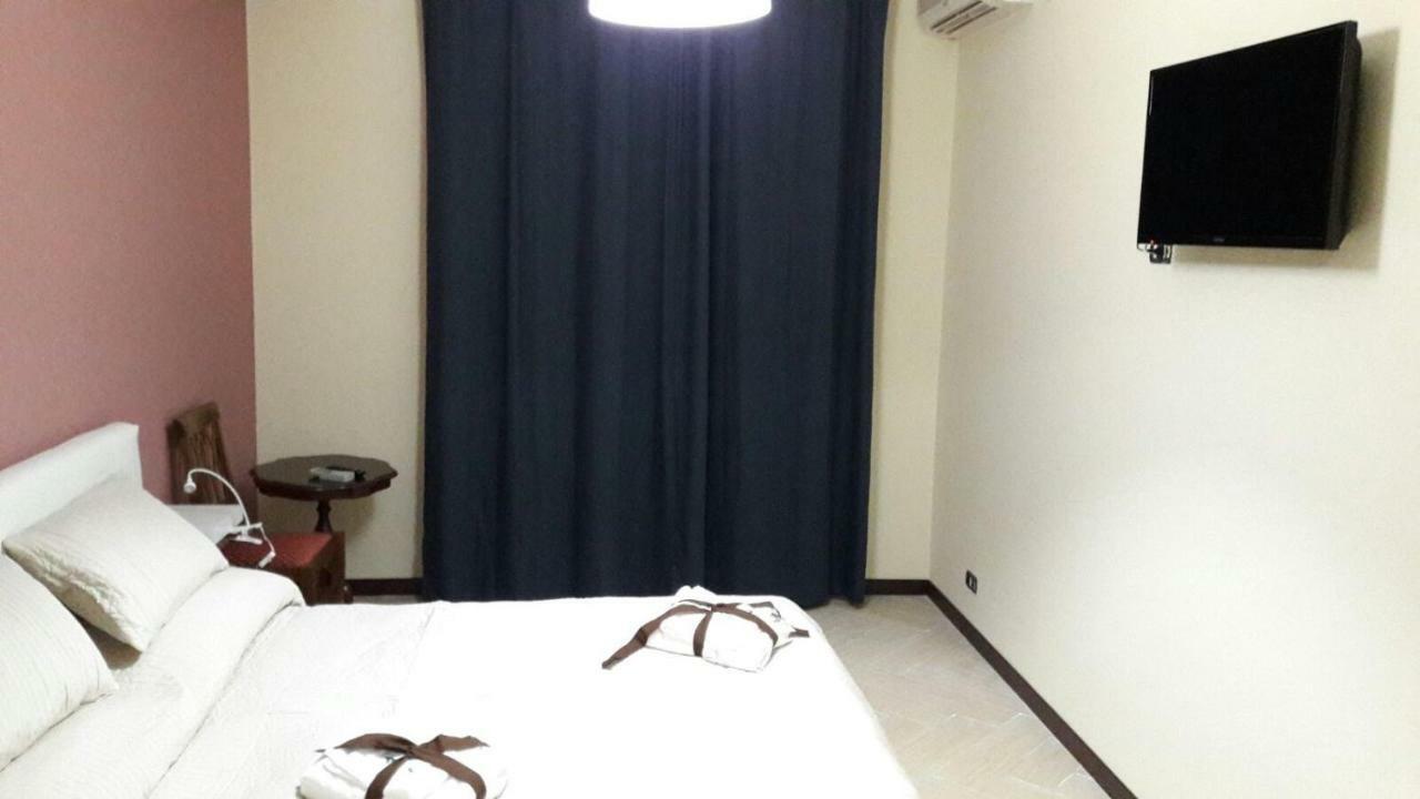 Il Centro Short Lets Hotel Valguarnera Caropepe Екстериор снимка